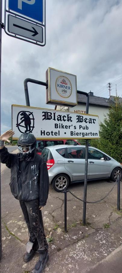 Black Bear Bikers Pub-Hotel 坎普菲尔德 外观 照片
